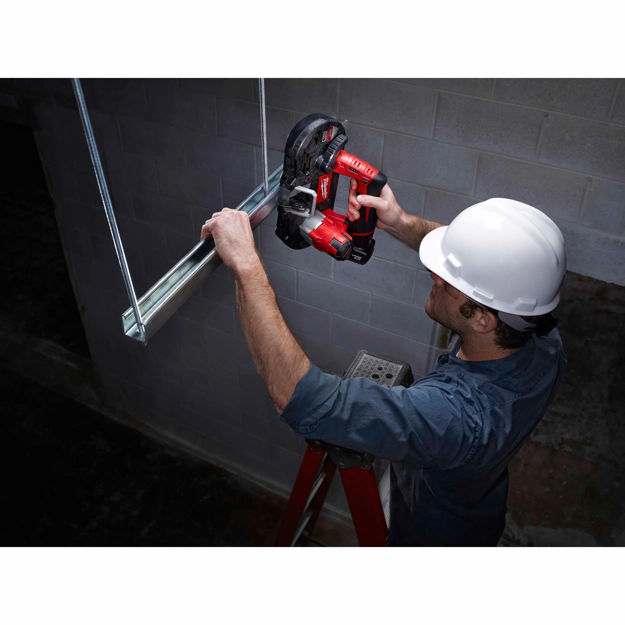 Milwaukee 2429-21XC M12™ Sub-Compact Band Saw Kit